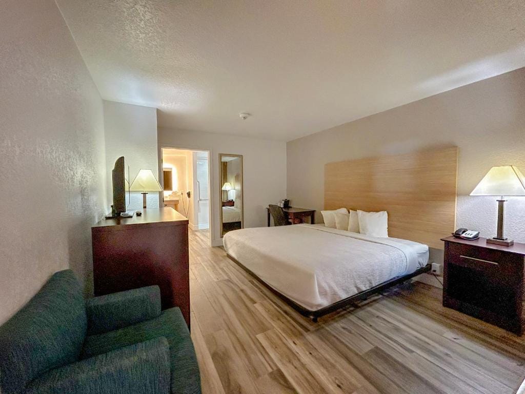 Hotel Monreale Express & Studios IDrive District — 2