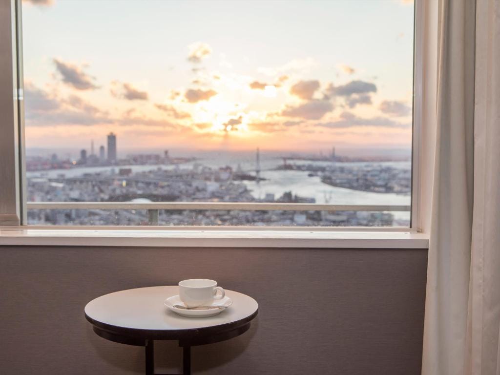 Art Hotel Osaka Bay Tower — 5
