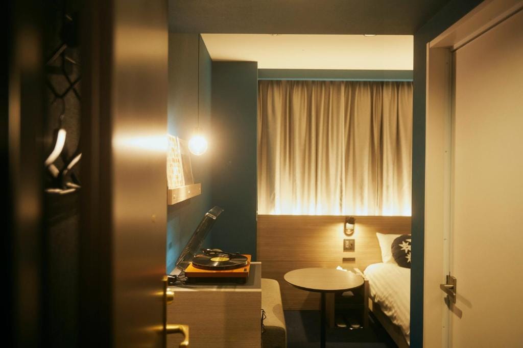 Hotel She, Osaka — 2