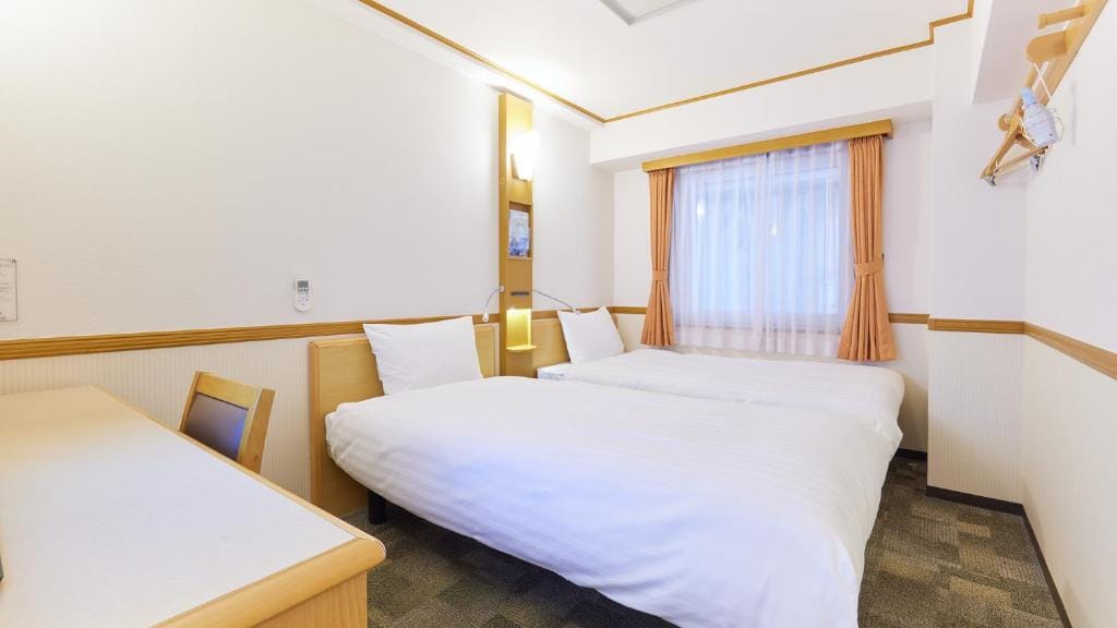 Toyoko Inn Osaka JR Noda Ekimae — 4